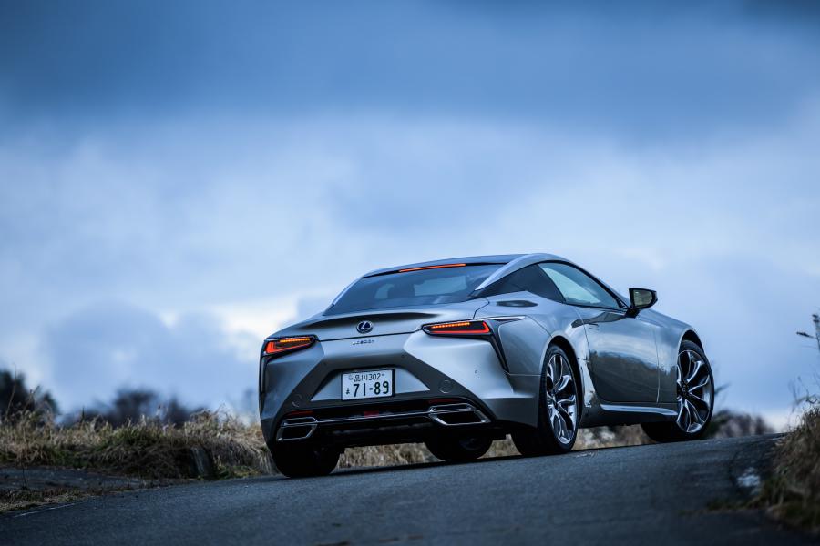  Lexus LC500h 2017 года  (JP) (фото 29 из 30)